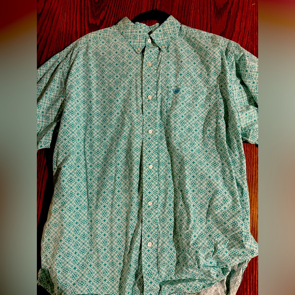 Blue short sleeve Ariat shirt XL